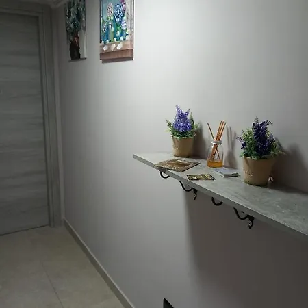 Greth House * Napoli